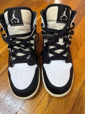 Nike Black & White High-Top Jumpman Sneakers